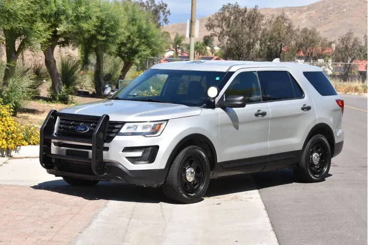 $14750 : 2016 Explorer Police Intercep image 10