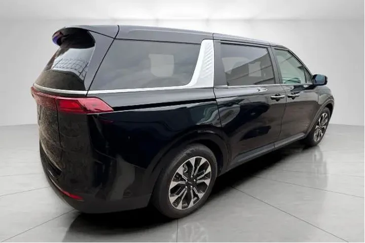 $37995 : Kia Carnival 2024 EX 4dr Min image 2