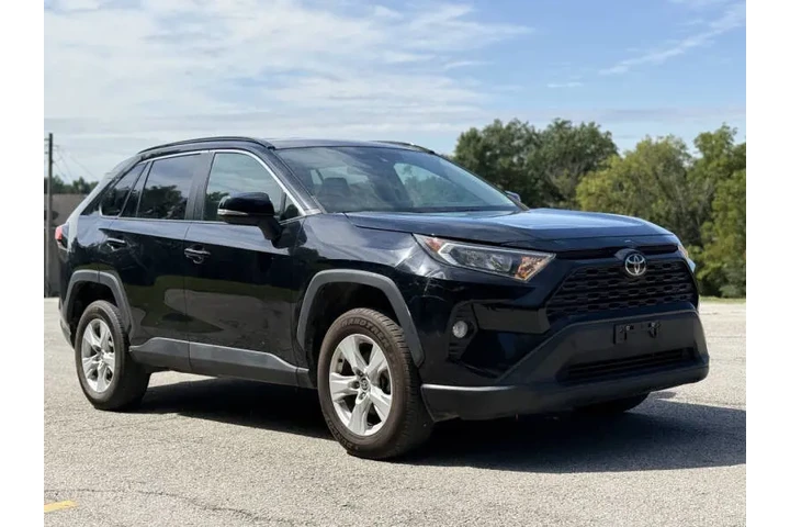 $15999 : 2021 RAV4 XLE image 4