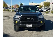 $32479 : Toyota Tacoma 2022 4x2 TRD O thumbnail