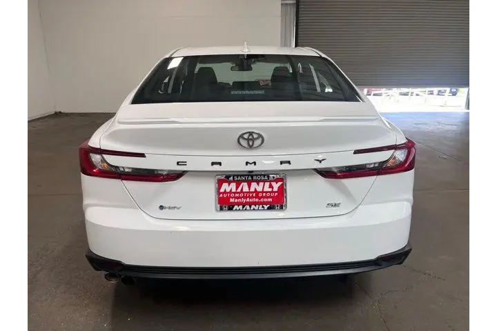 $28775 : Toyota Camry 2025 SE 4dr Sed image 4