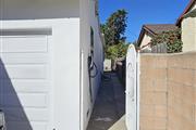 $2375 : Beautiful 3bedroom house In LA thumbnail