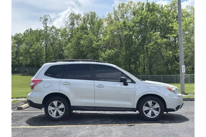 $5999 : 2015 Forester 2.5i image 5