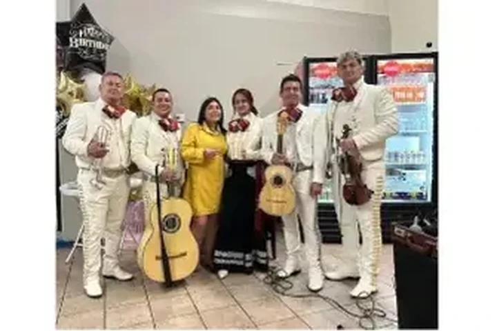 mariachi en los Ángeles image 1