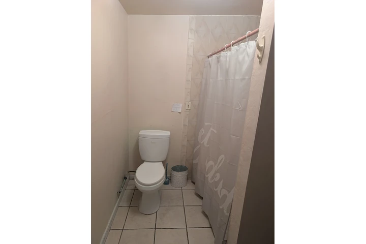 $755 : Cuarto en WHITTIER $755 image 5