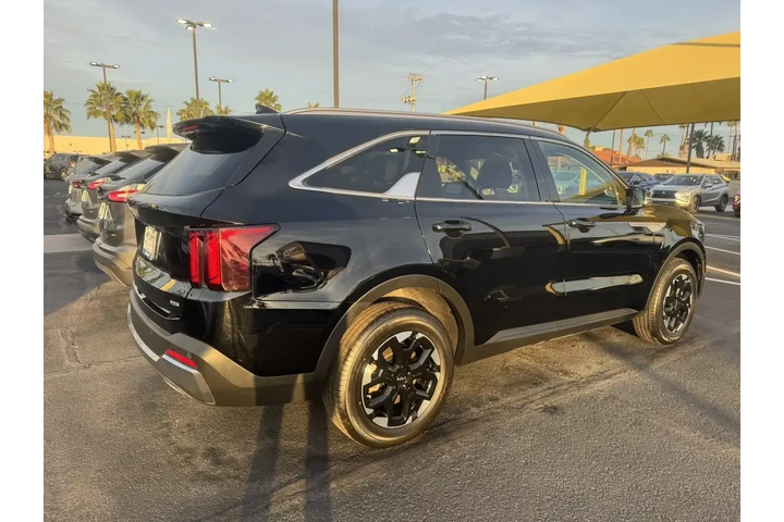 $31978 : Kia Sorento 2024 AWD S 4dr S image 4