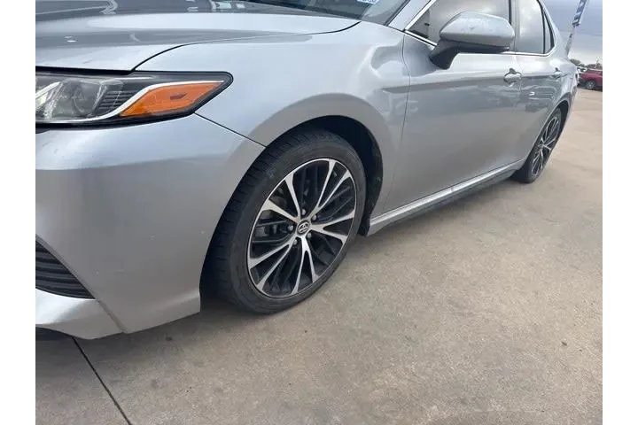 $18700 : Toyota Camry 2020 SE 4dr Sed image 6