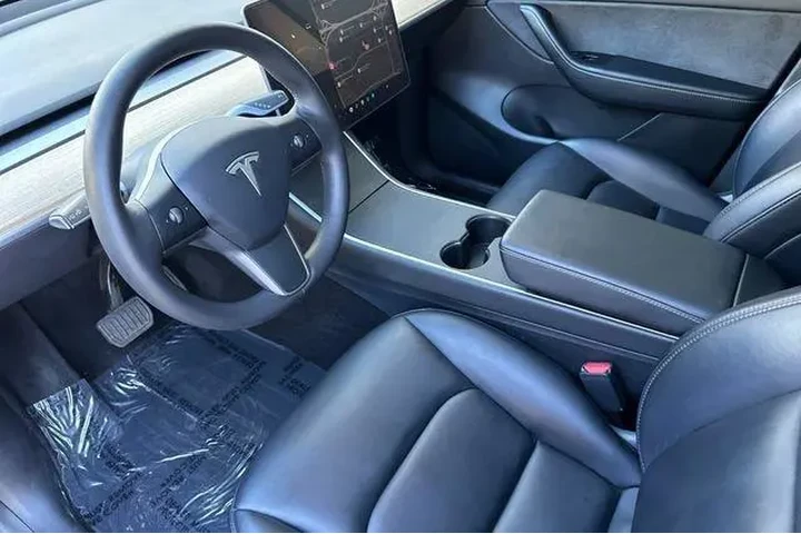 $27309 : Tesla Model Y 2021 AWD Long image 7