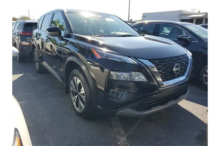 $18490 : Nissan Rogue 2023 SV 4dr Cro image 2
