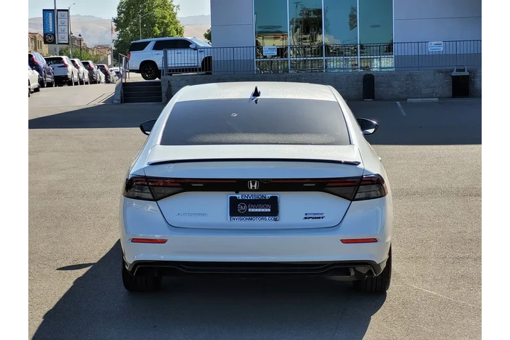 $28998 : Honda Accord Hybrid 2024 Spo image 6