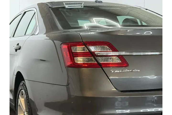 $8349 : Ford Taurus 2015 AWD SEL 4dr image 8