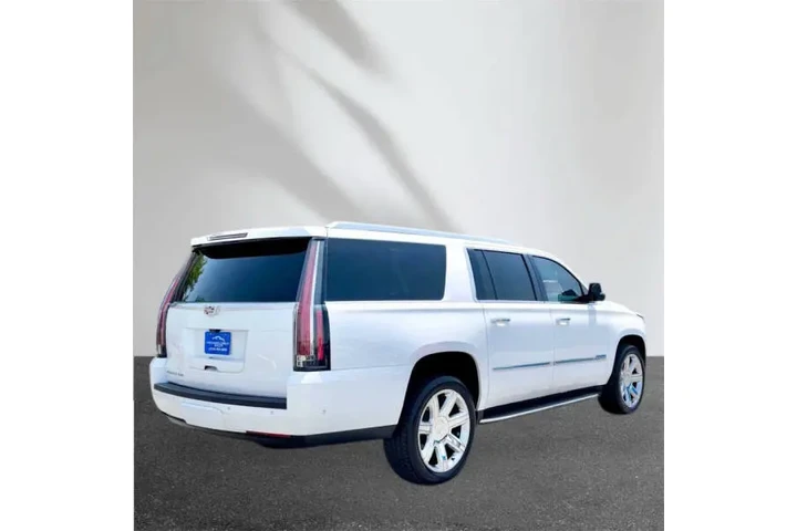 $29990 : 2018 Escalade ESV Luxury image 4