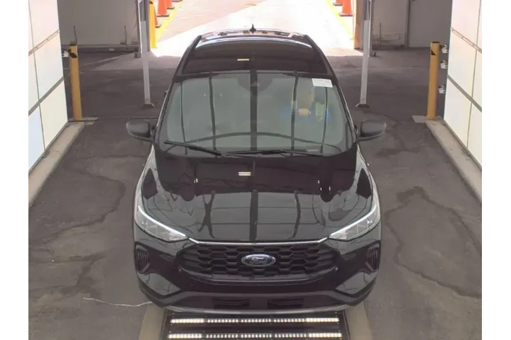 $21399 : Ford Escape 2025 ST-Line 4dr image 3
