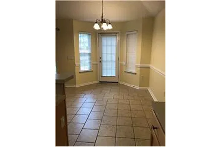 $2400 : Rental property with 4 bedro image 7