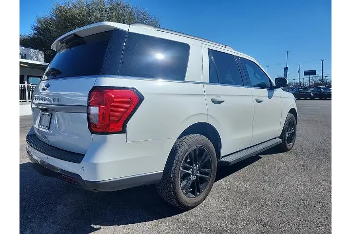 $35998 : Ford Expedition 2022 4x2 XLT image 2