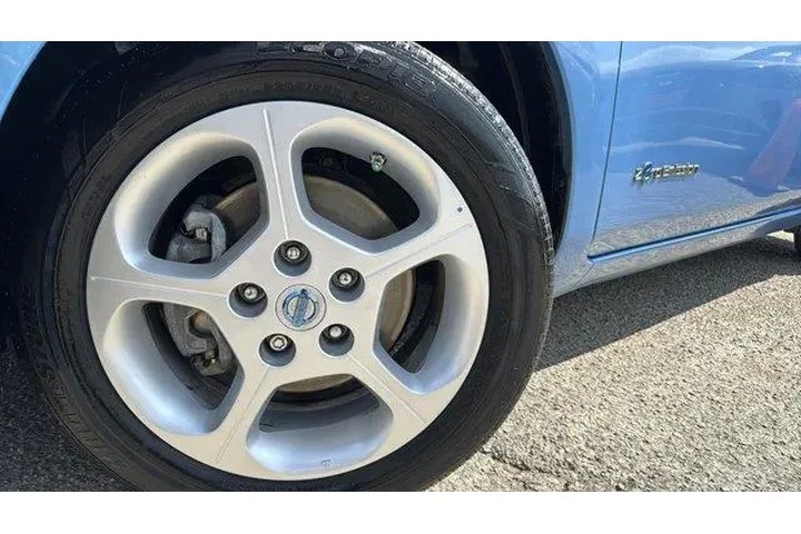 $6987 : Nissan LEAF 2011 SV 4dr Hatc image 9