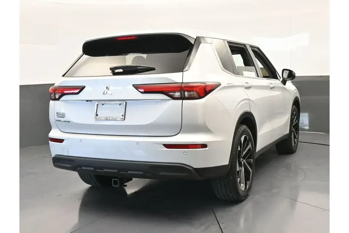 $15991 : Mitsubishi Outlander 2022 ES image 5