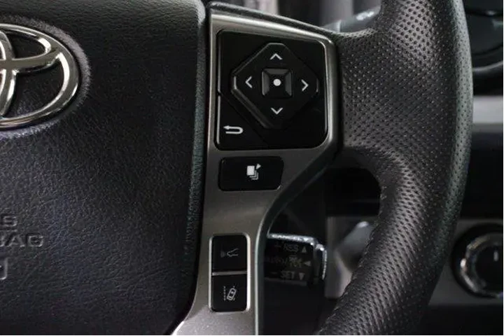 $38482 : Toyota Tacoma 2023 4x4 SR5 V image 10