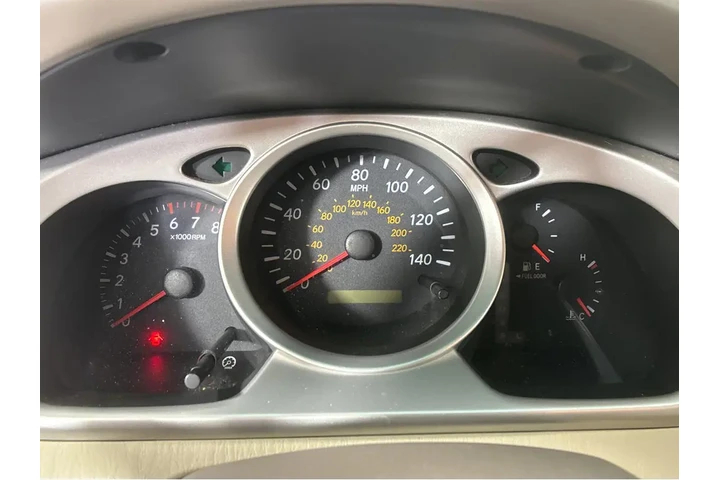 $10000 : 2005 Highlander Limited image 5