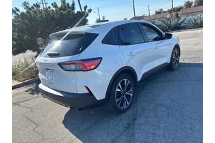 $19950 : Ford Escape 2022 SE 4dr SUV image 5
