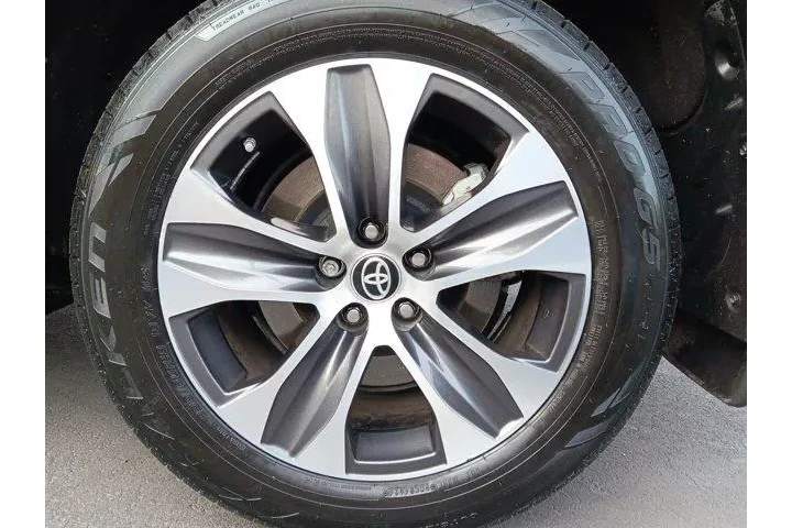 $39995 : Toyota Highlander Hybrid 202 image 6