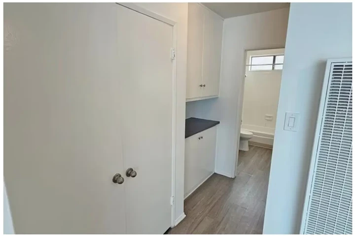 $1580 : 1 Bedroom Apartment Available image 3