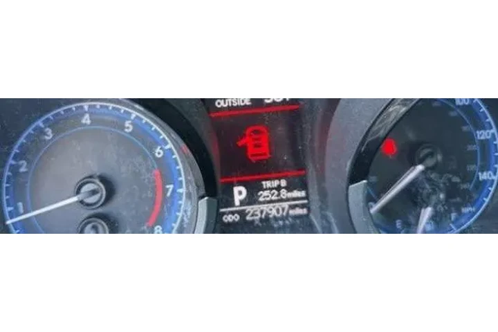 $8699 : Toyota Corolla 2015 S 4dr Se image 2