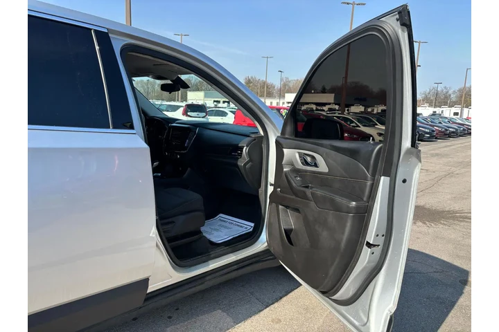 2021 Traverse AWD 4dr LS w/1LS image 8