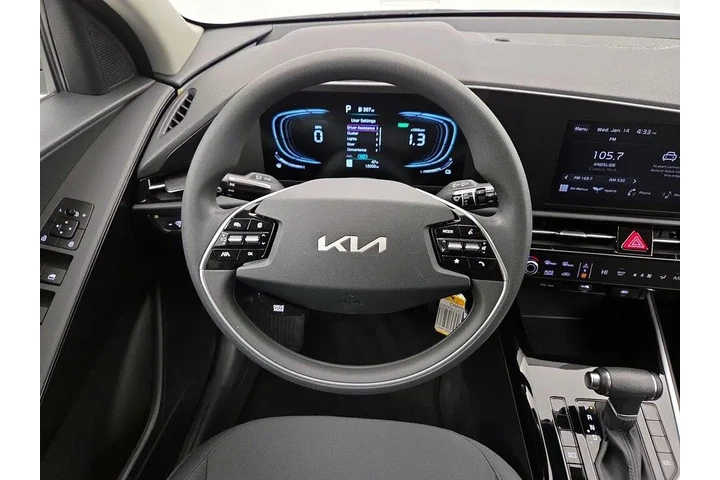 $25998 : Kia Niro 2025 LX 4dr Crossov image 10