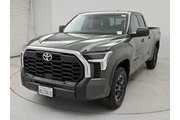 $39998 : Toyota Tundra 2022 4x4 SR5 4 thumbnail