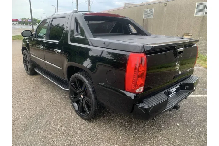 $12995 : 2008 Escalade EXT image 4