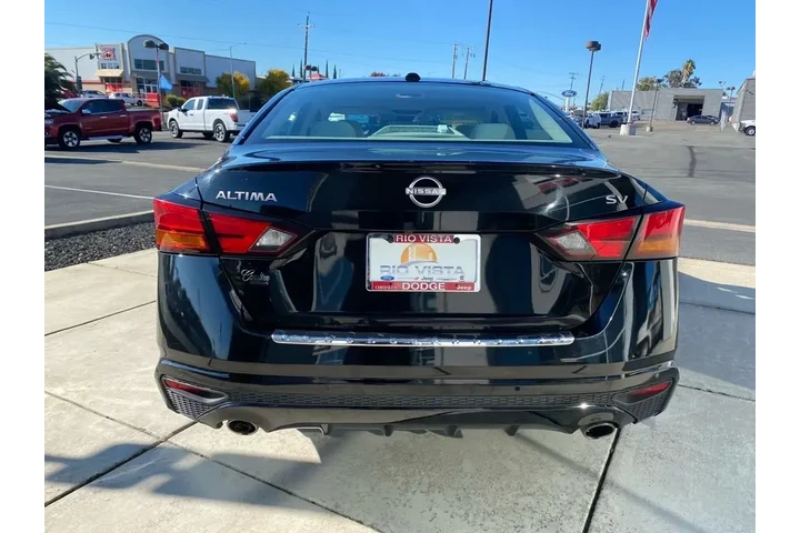 $19588 : Nissan Altima 2023 2.5 SV 4d image 7