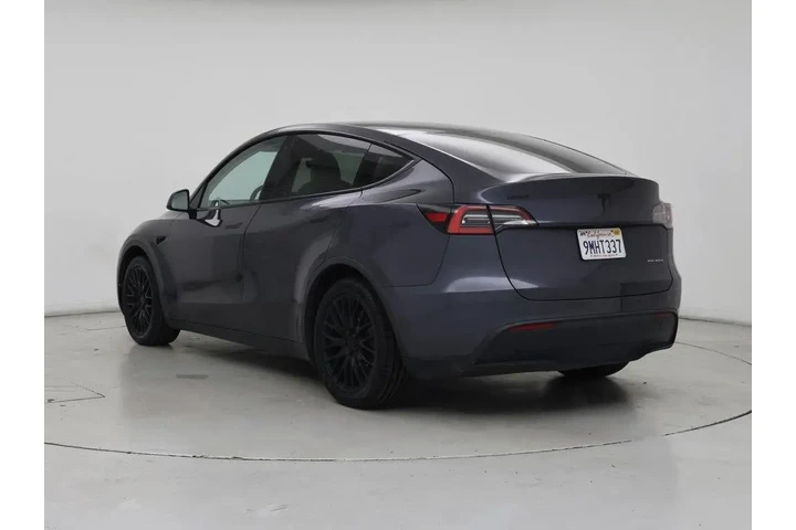 $27998 : Tesla Model Y 2021 AWD Long image 2