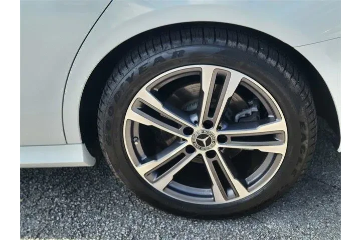 $34991 : Mercedes-Benz E-Class 2022 E image 7