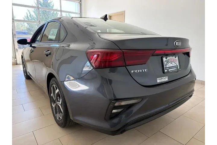 $12990 : Kia Forte 2021 FE 4dr Sedan image 5