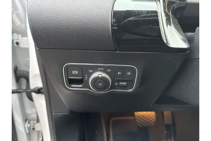 $28400 : Mercedes-Benz GLA 2022 GLA 2 image 8