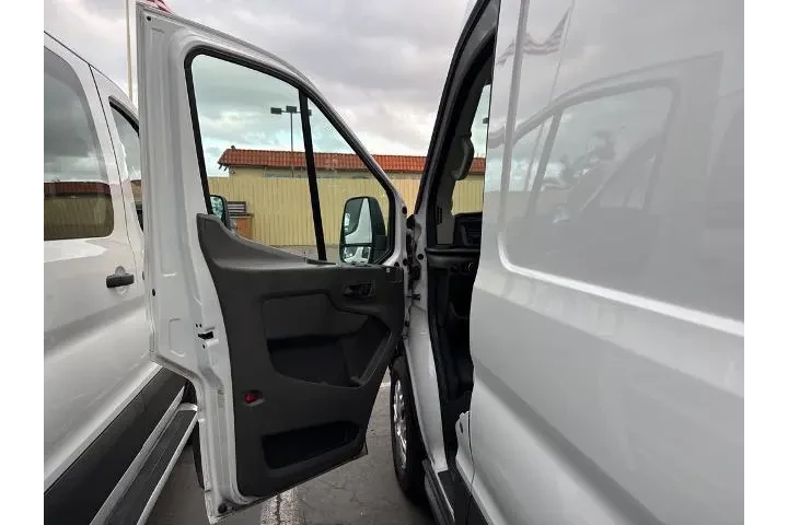 $28000 : Ford Transit 2020 250 3dr SW image 6