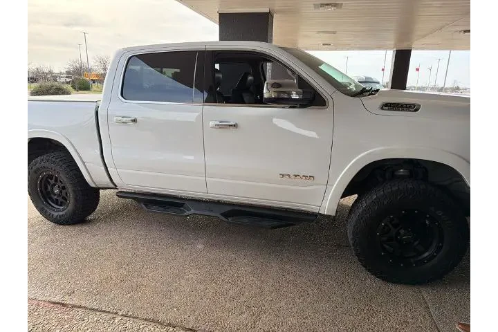 $31497 : Ram 1500 2021 4x4 Laramie 4d image 4