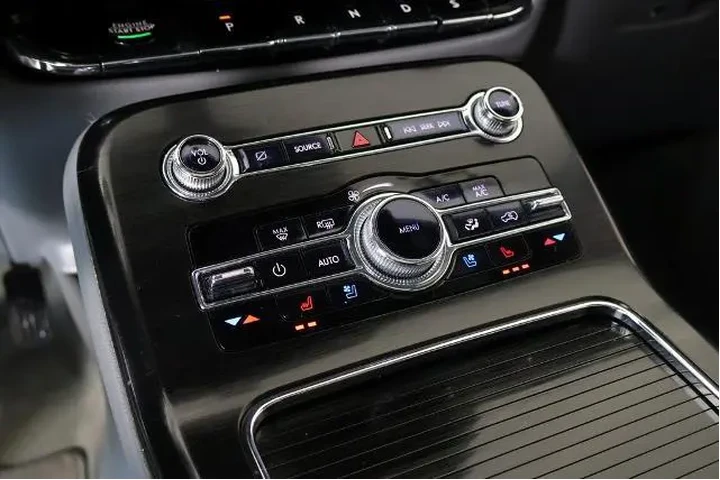 $26789 : Lincoln Nautilus 2021 AWD Re image 8