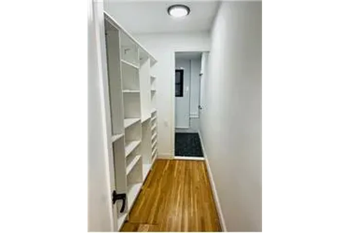 $2400 : Rental property with 0 bedro image 4