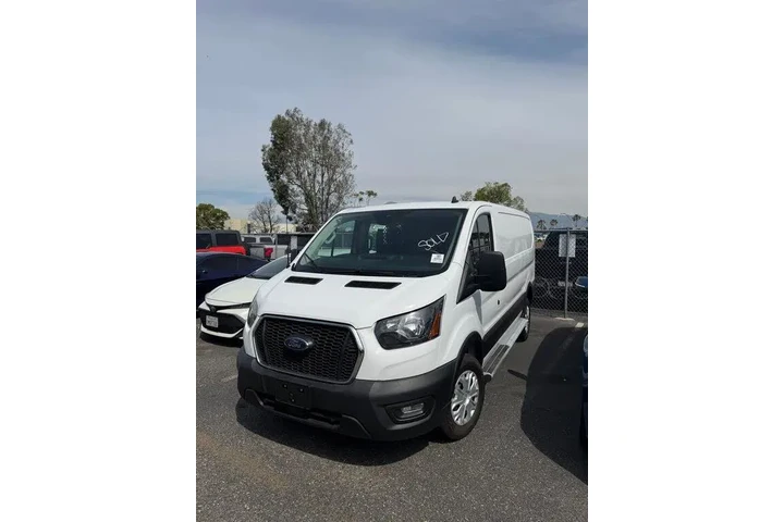 $33000 : Ford Transit 2024 250 3dr SW image 1