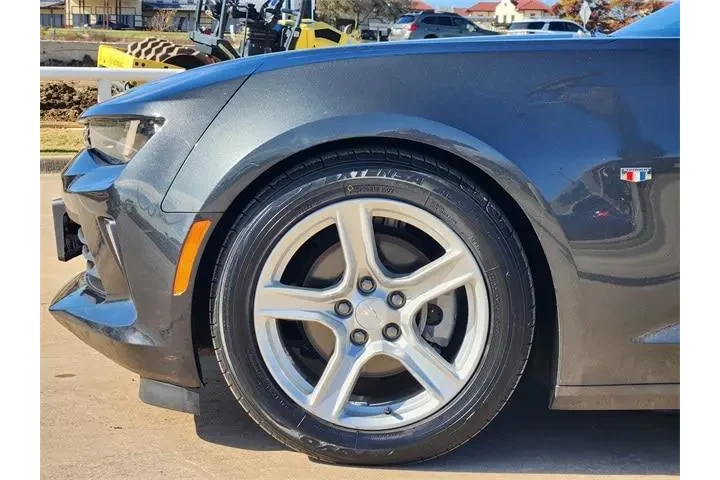 $16250 : Chevrolet Camaro 2017 LT 2dr image 8