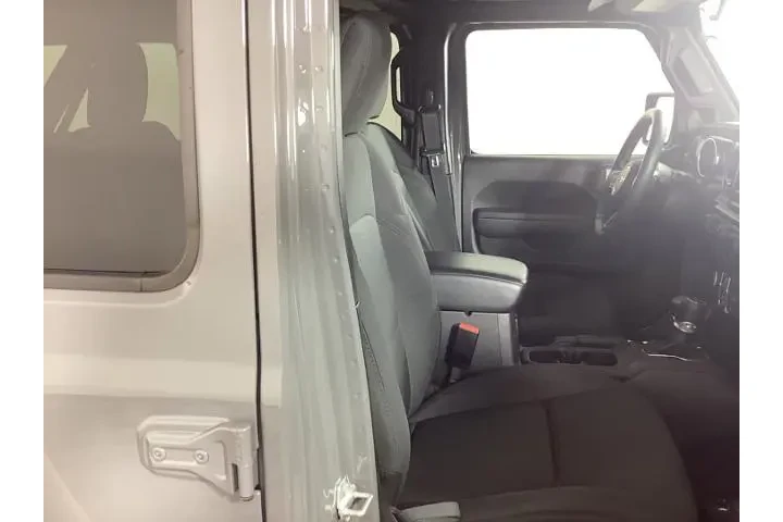 $28995 : Jeep Wrangler Unlimited 2021 image 8