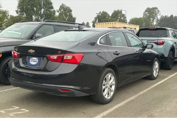 $15990 : Chevrolet Malibu 2023 LT 4dr image 3