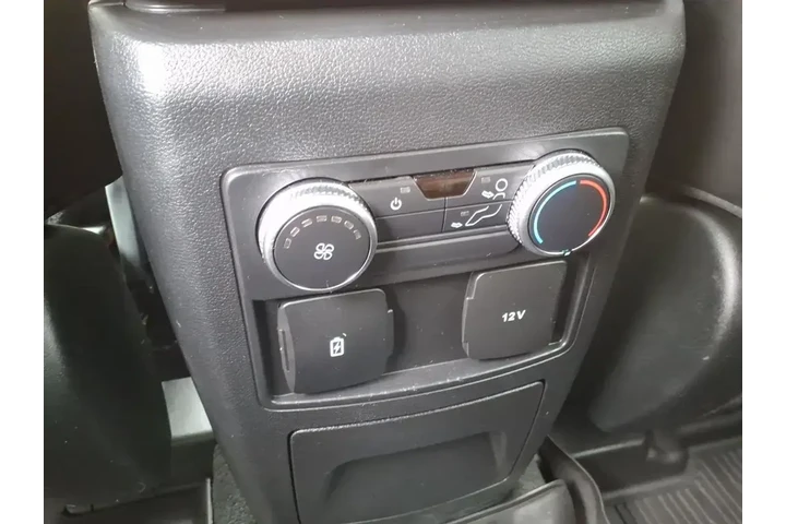 $29825 : Ford Explorer 2022 AWD XLT 4 image 10