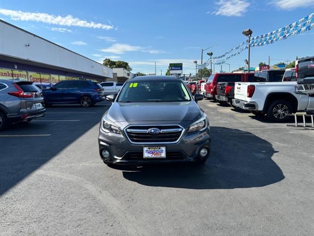 2018 Outback 2.5i Limited image 2