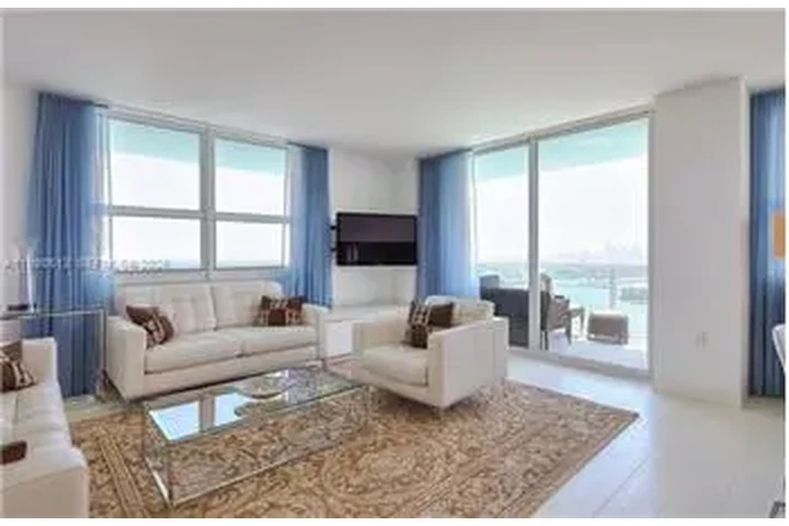 $6800 : Rental property with 2 bedro image 2