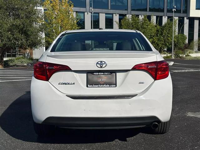 2017 TOYOTA COROLLA XSE SEDAN image 9