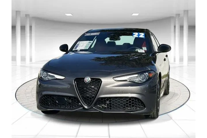 $25689 : Alfa Romeo Giulia 2022 Ti 4d image 6