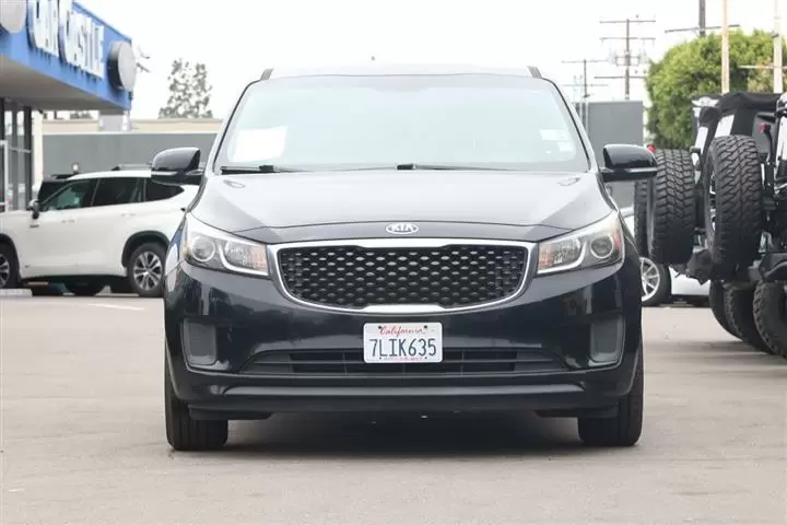 2015 Sedona L image 3